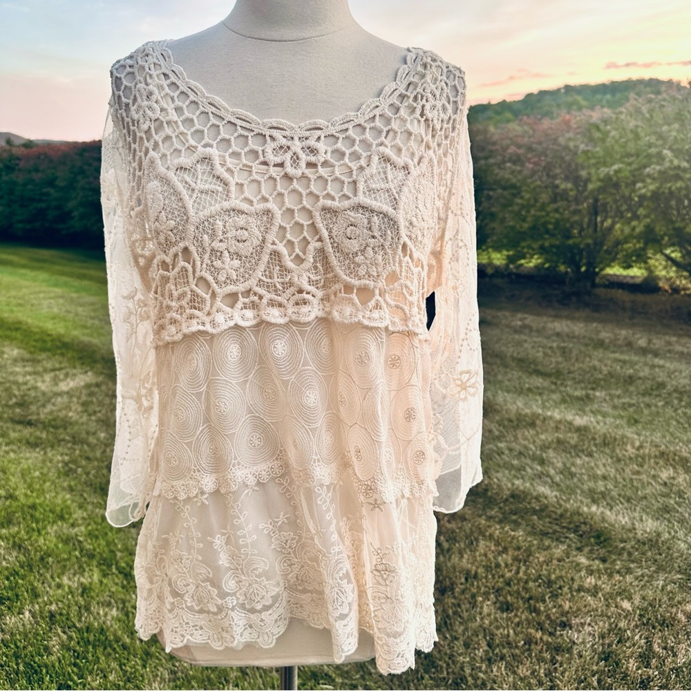 BFA Classics Elegant Cream Lace Crochet Petite Blouse